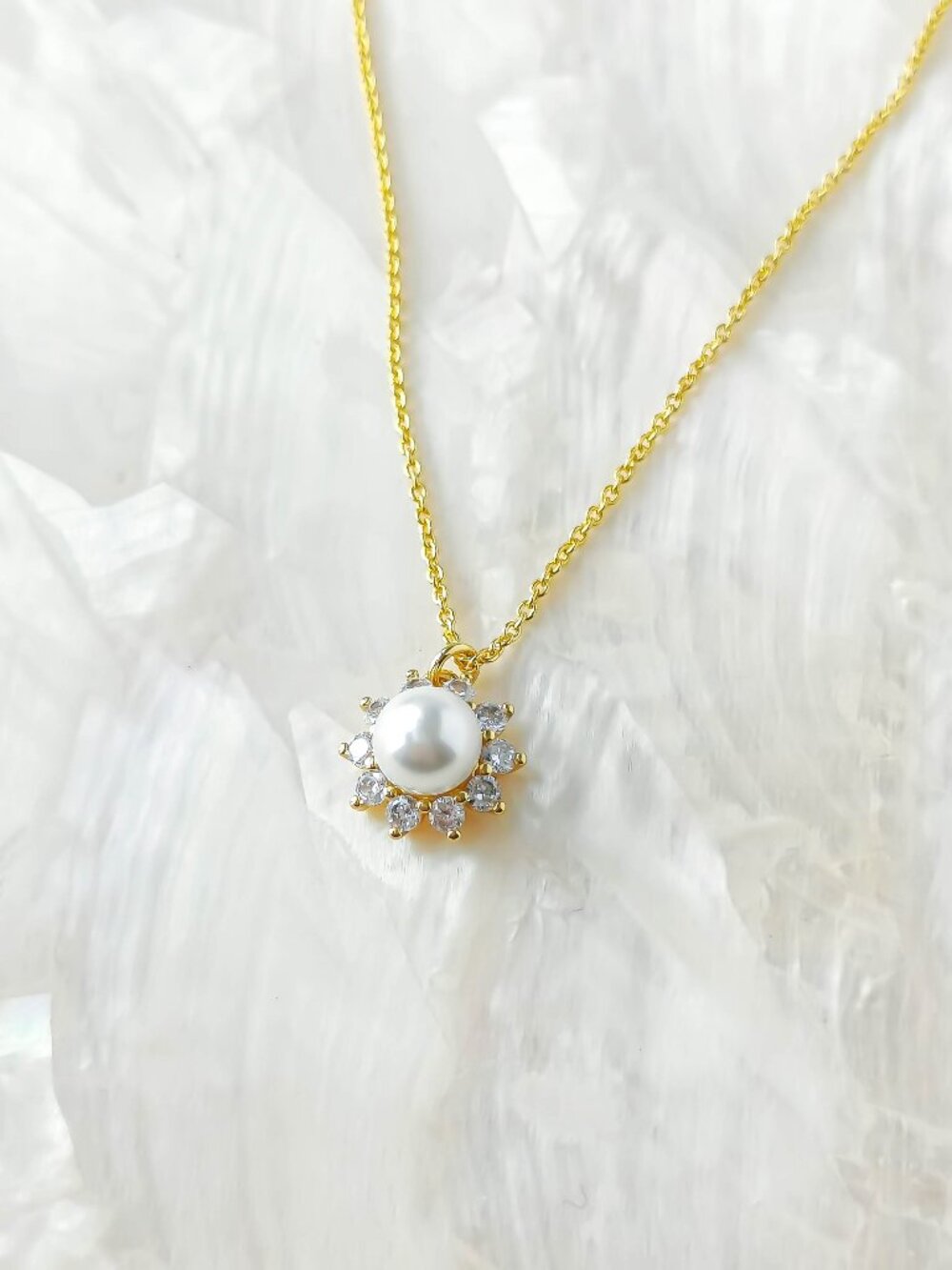 Kate Spade • Sunny Halo Gold Pearl Necklace